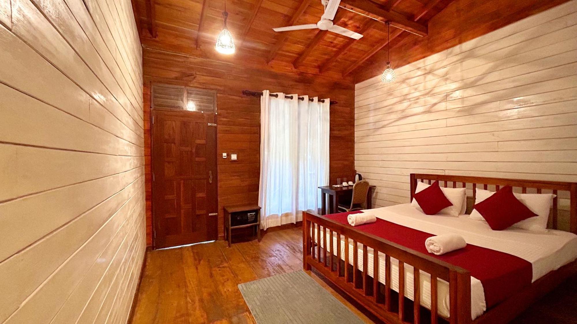 Wood Lodge มิริสซา ภายนอก รูปภาพ