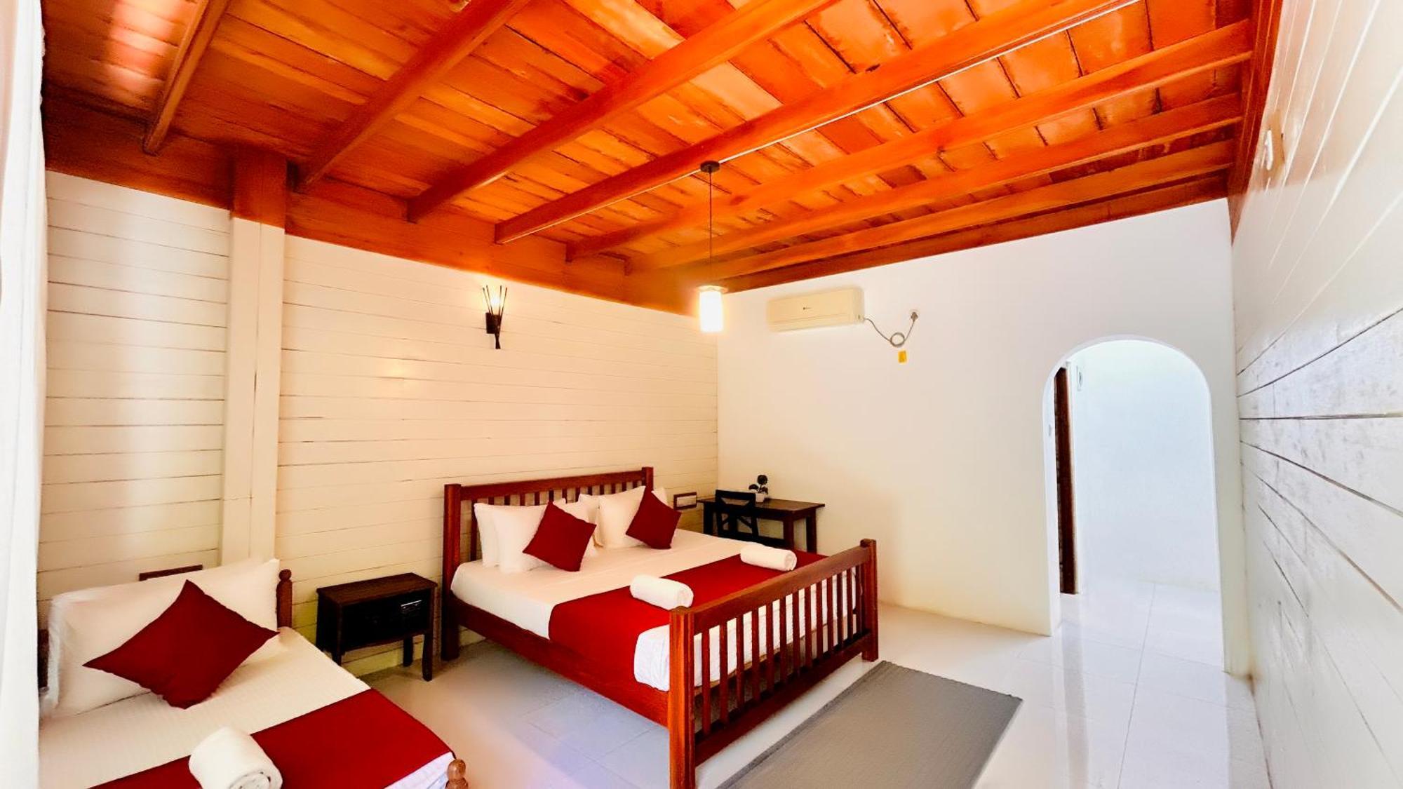 Wood Lodge มิริสซา ภายนอก รูปภาพ